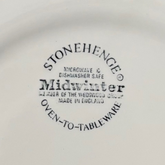 2 Stonehenge White MIDWINTER Dinner Plates - Picture 7 of 7